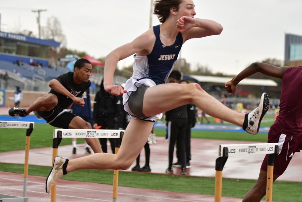 Jesuit Shines in 55th Annual JesuitSheaner Relays // The Roundup