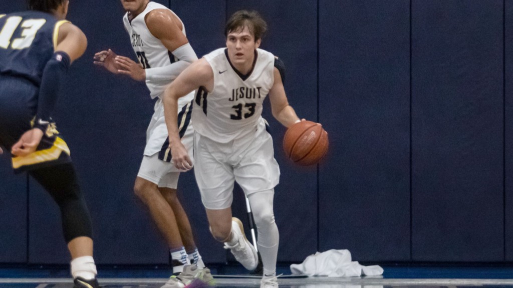 Jesuit Basketball Powers Through District Play