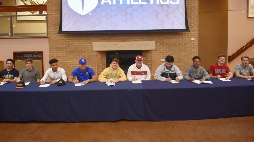 Winter Signing Day Welcomes 10 Senior Athletes