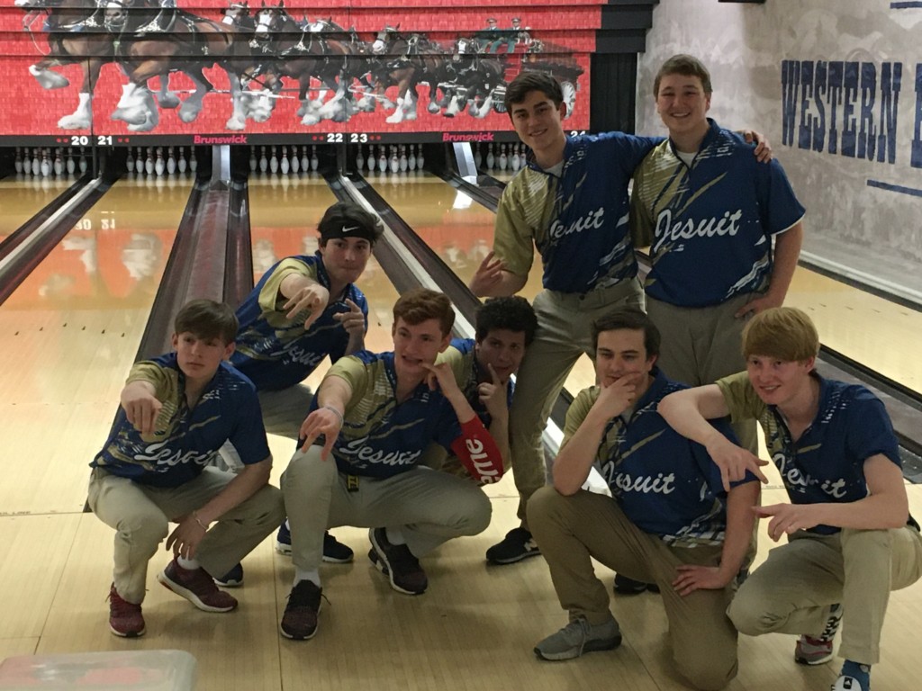 Jesuit Bowling Finishes Second in Tight Regional Race