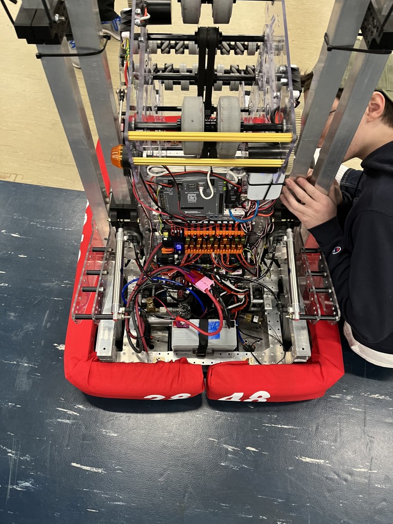 Robotics FRC Going to State // The Roundup