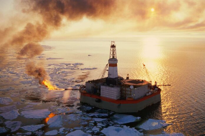 Oil rig near ice floes (Source: Getty Images)